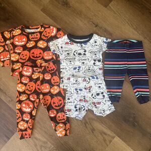 Bundle of Baby Pajamas: Pumpkins, Dogs, and Stripes (3)